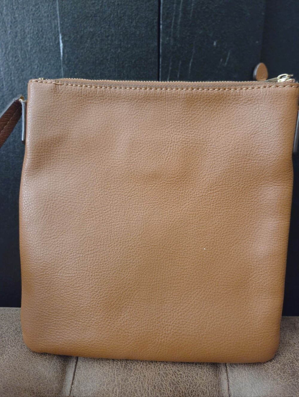Lauren Ralph Lauren Tan Leather Crossbody with Gold Hardware ~ PLEASE READ - Picture 12 of 16